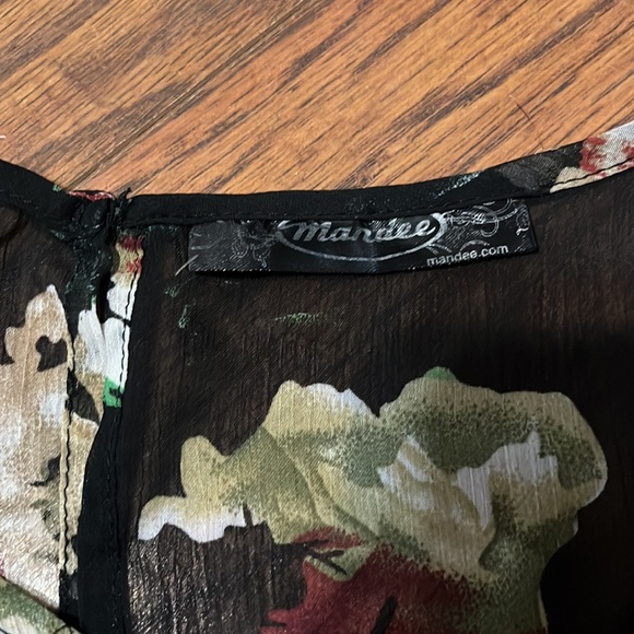 Mandee sheer top - Picture 8 of 9